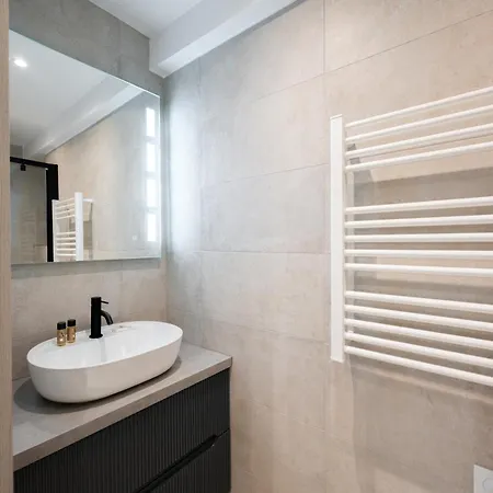 Deux Pièces Rénové Au Coeur De La Vieille Ac Appartement
