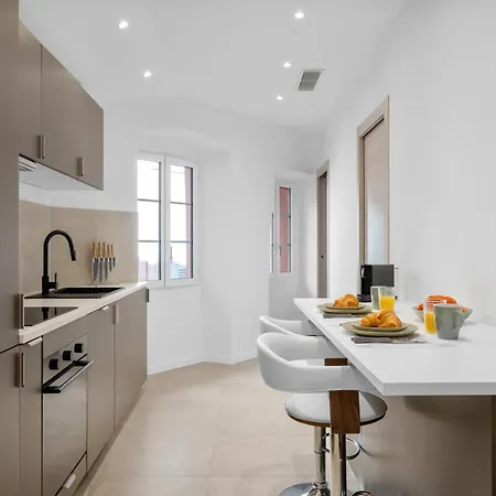 Deux Pièces Rénové Au Coeur De La Vieille Ac Appartement Menton