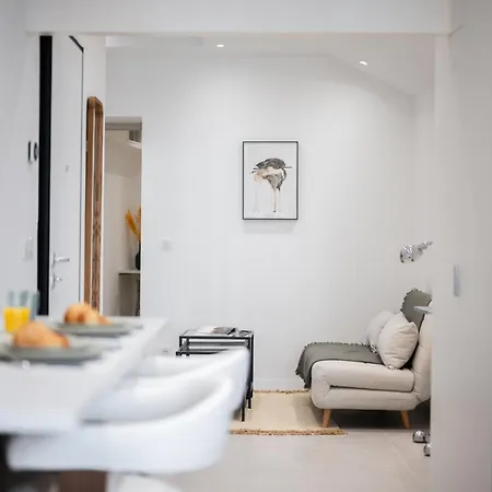 Appartement Deux Pièces Rénové Au Coeur De La Vieille Ac Menton