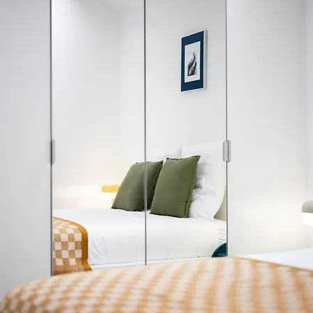 Appartement Deux Pièces Rénové Au Coeur De La Vieille Ac *