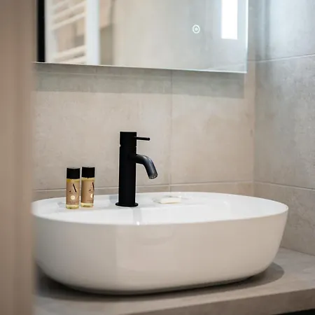 Deux Pièces Rénové Au Coeur De La Vieille Ac Appartement Menton